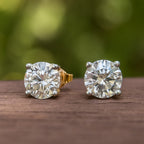 Sparkles Solitaire Diamond Stud Earring