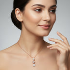 0.15 Ct Floral Diamond Pendant Necklace in 14Kt