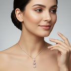 0.15 Ct Floral Diamond Pendant Necklace in 14Kt
