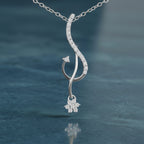 0.2 Ct Floral Diamond Pendant Necklace in 14Kt