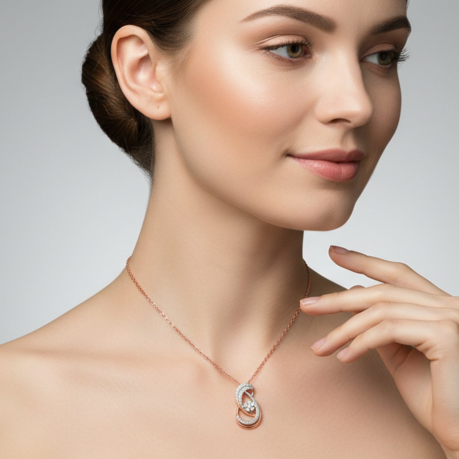 0.21 Ct Diamond Pendant Necklace in 14Kt